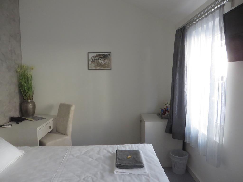 Villa Marija M L Belgrad Rum bild